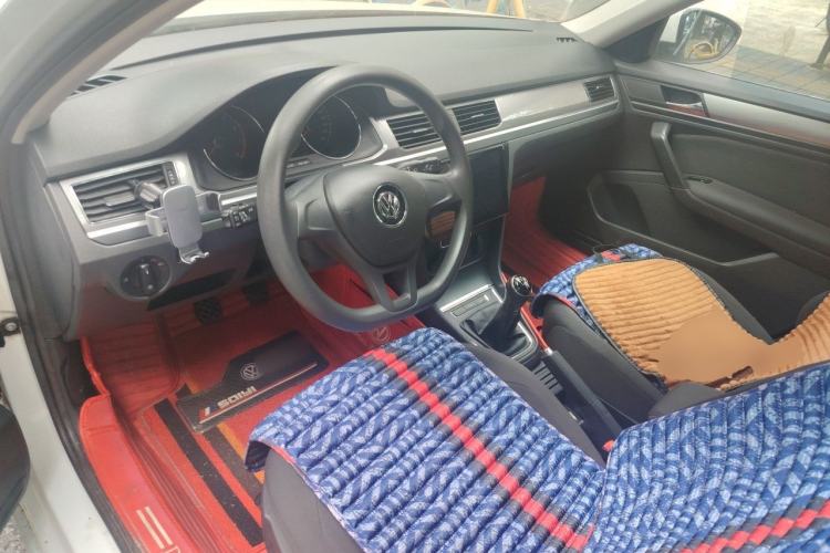 Used Volkswagen Bora 2019 Bora Legend 1.5L Manual Fashion Edition China VI Standard Center Console