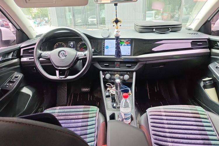 Used Volkswagen Bora 2019 Revised Version 1.5L Automatic Elite Edition China VI Standard Center Console