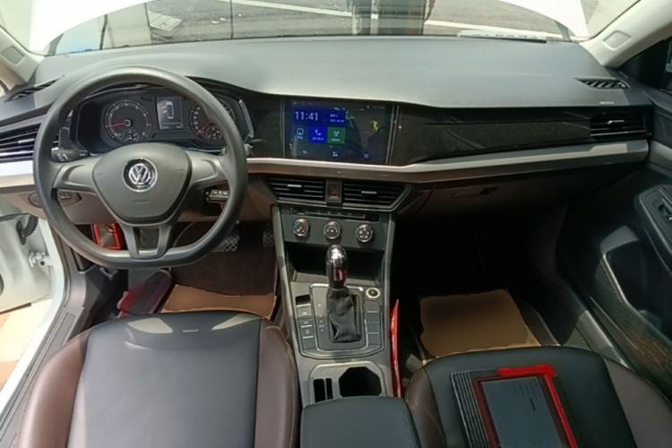Used Volkswagen Bora 2019 1.5L Automatic Fashion Model Center Console
