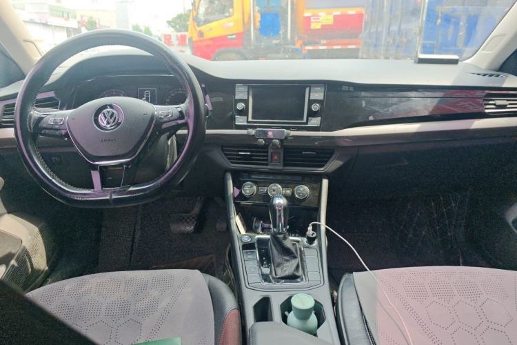 Used Volkswagen Bora 2019 Revised Version 280TSI DSG Elite Edition China VI Standard Center Console