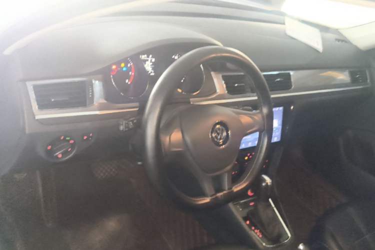 Used Volkswagen Bora 2019 Facelift Bora·Legend 1.5L Automatic Fashion Edition China VI Standard Center Console