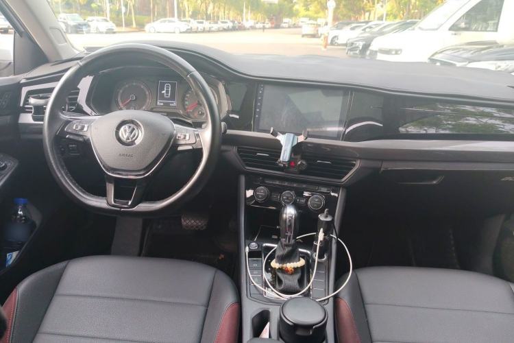 Used Volkswagen Bora 2019 1.5L Automatic Elite Version Center Console
