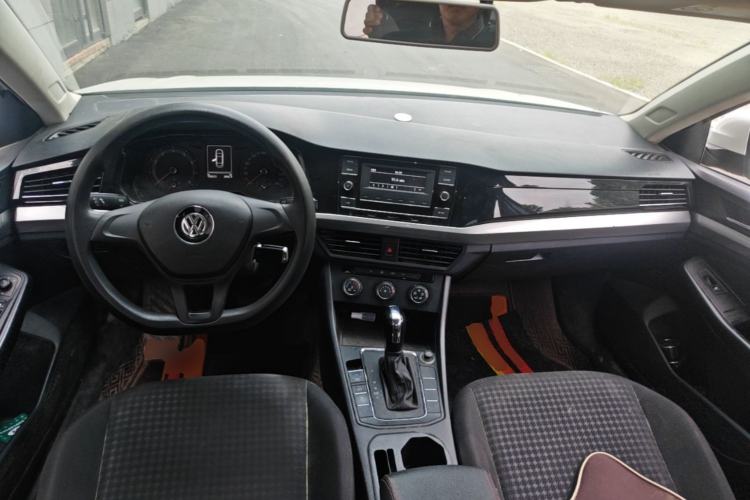 Used Volkswagen Bora 2019 1.5L Automatic Fashion Model Center Console