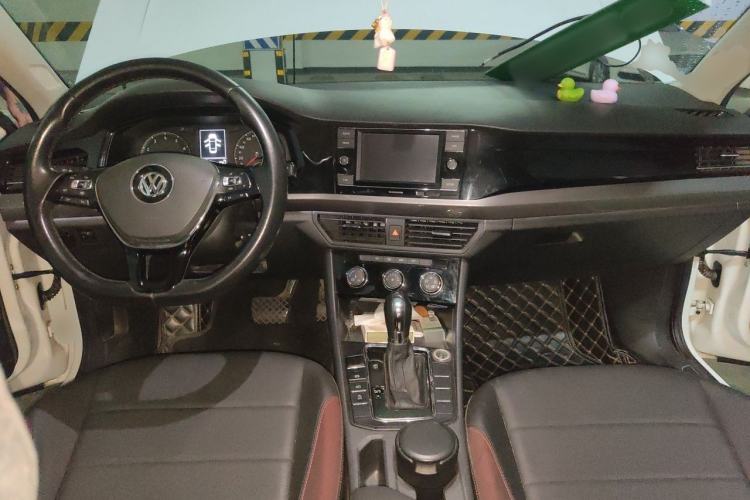 Used Volkswagen Bora 2019 Revised Version 1.5L Automatic Comfort Edition China VI Standard Center Console