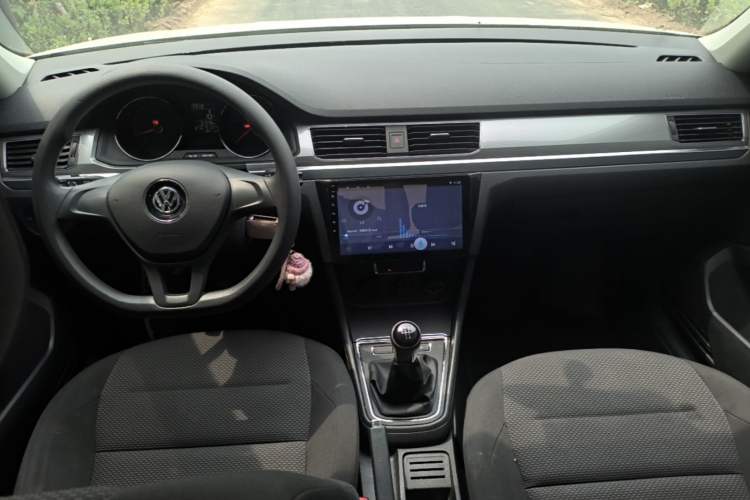 Used Volkswagen Bora 2019 Bora Legend 1.5L Manual Fashion Edition China VI Standard Center Console