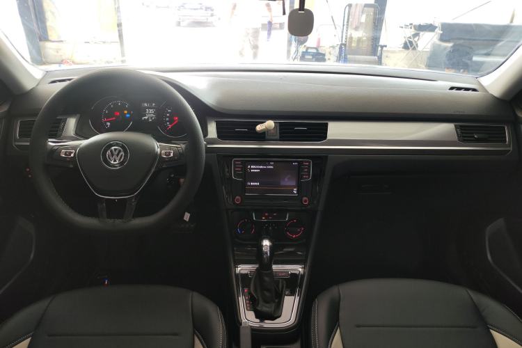 Used Volkswagen Bora 2019 Bora Legend 1.5L Automatic Leading Model China VI Standard Center Console