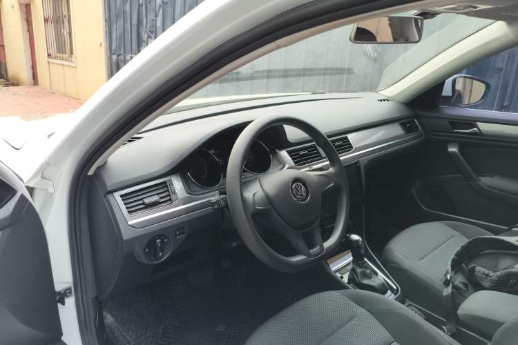 Used Volkswagen Bora 2019 Facelift Bora·Legend 1.5L Automatic Fashion Edition China VI Standard Center Console
