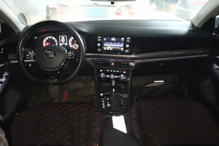 Used Volkswagen Bora 2019 Revised Version 1.5L Automatic Elite Edition China V Standard Center Console
