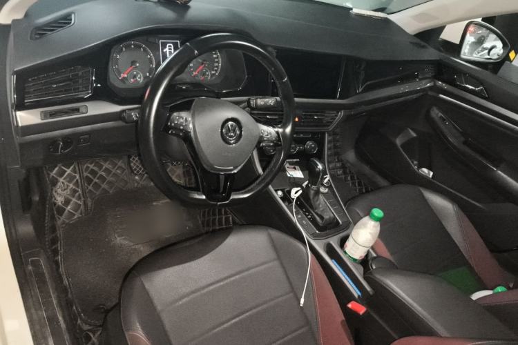 Used Volkswagen Bora 2019 Revised Version 1.5L Automatic Elite Edition China VI Standard Center Console