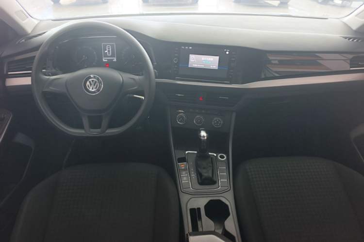 Used Volkswagen Bora 2019 Revised Version 1.5L Automatic Fashionable Style China VI Center Console