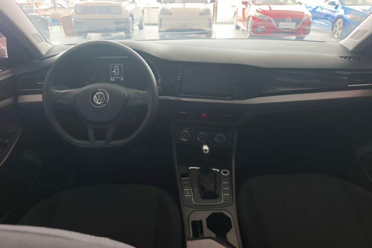 Used Volkswagen Bora 2019 Revised Version 1.5L Automatic Fashionable Style China VI Center Console