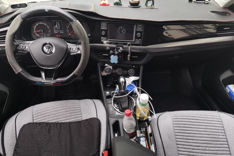 Used Volkswagen Bora 2019 Revised Version 1.5L Automatic Elite Edition China VI Standard Center Console