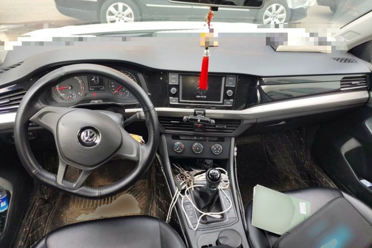 Used Volkswagen Bora 2019 1.5L Manual Fashion Edition Center Console