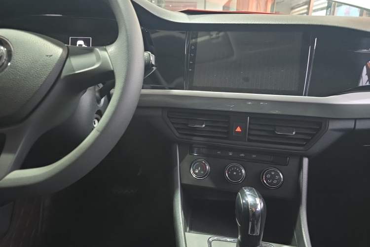 Used Volkswagen Bora 2019 1.5L Automatic Fashion Model Center Console