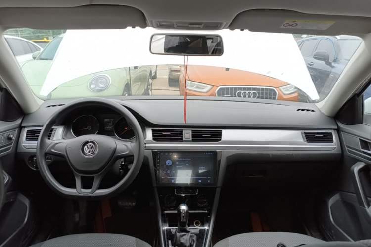 Used Volkswagen Bora 2019 Facelift Bora·Legend 1.5L Automatic Fashion Edition China VI Standard Center Console