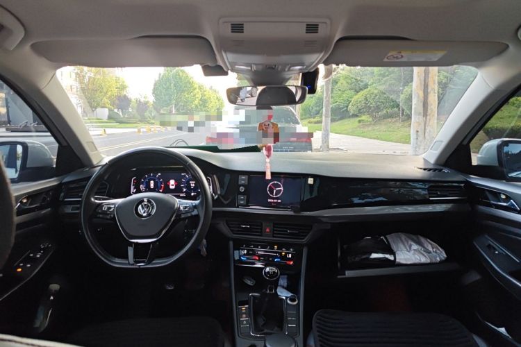 Used Volkswagen Bora 2019 Revised Version 1.5L Manual Comfort Edition China VI Standard Center Console