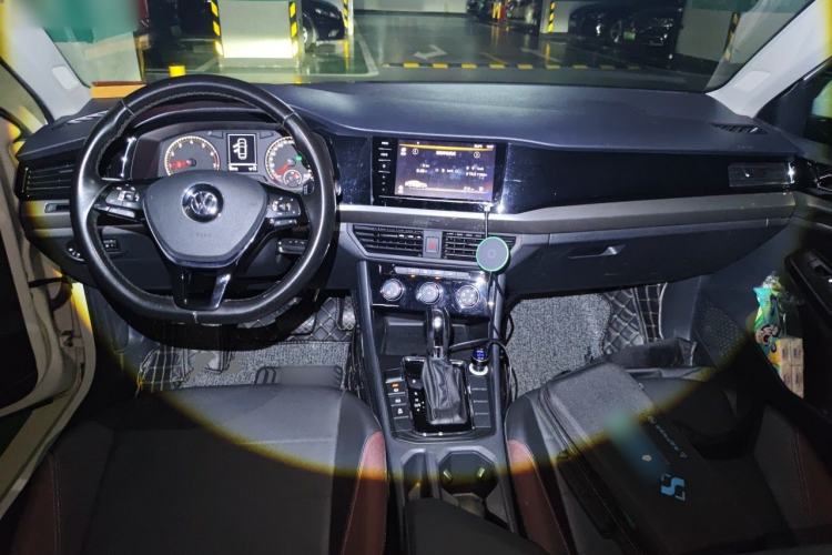 Used Volkswagen Bora 2019 Revised Version 1.5L Automatic Comfort Edition China VI Standard Center Console