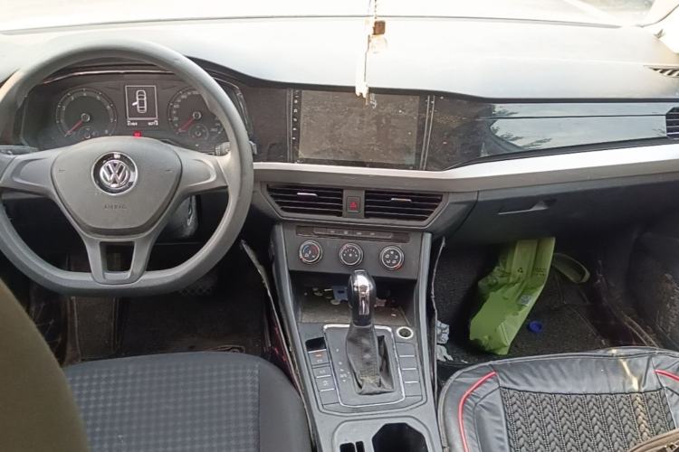 Used Volkswagen Bora 2019 Revised Version 1.5L Automatic Fashionable Style China VI Center Console