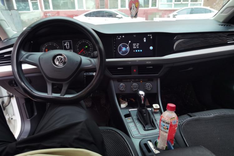 Used Volkswagen Bora 2019 1.5L Automatic Fashion Model Center Console