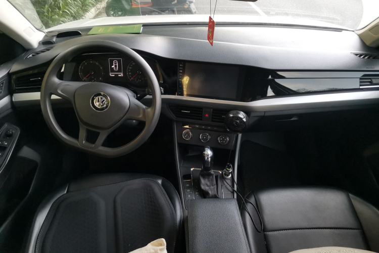 Used Volkswagen Bora 2019 1.5L Automatic Fashion Model Center Console