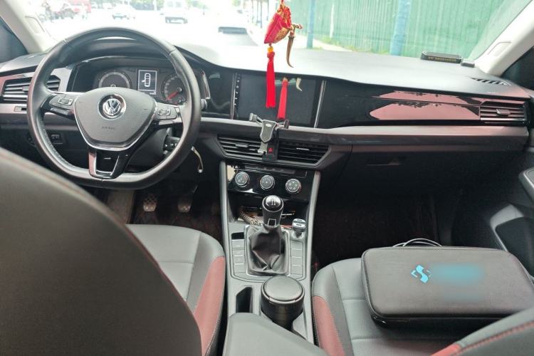 Used Volkswagen Bora 2019 1.5L Manual Comfort Version Center Console
