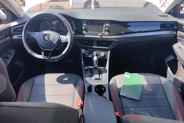 Used Volkswagen Bora 2019 Revised Version 1.5L Automatic Comfort Edition China V Standard Center Console