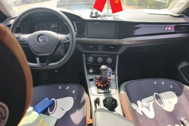 Used Volkswagen Bora 2019 1.5L Manual Comfort Version Center Console
