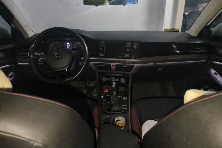 Used Volkswagen Bora 2019 Revised Version 1.5L Automatic Elite Edition China VI Standard Center Console