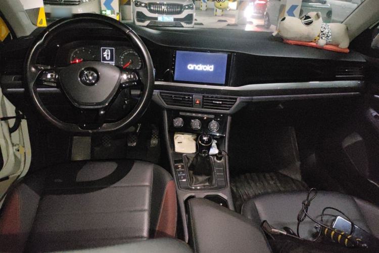 Used Volkswagen Bora 2019 1.5L Manual Comfort Version Center Console