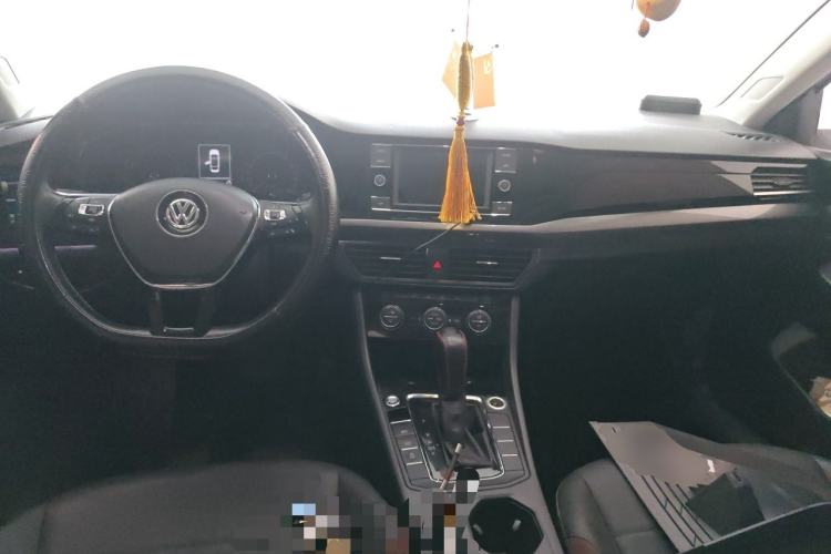 Used Volkswagen Bora 2019 Revised Version 1.5L Automatic Elite Edition China VI Standard Center Console