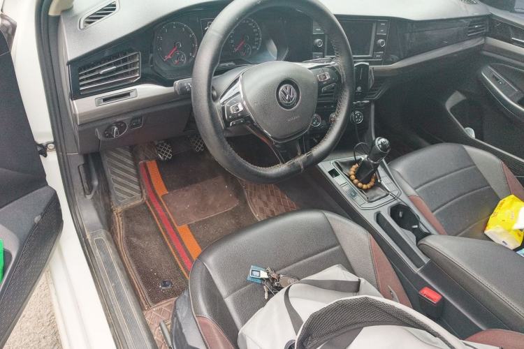 Used Volkswagen Bora 2019 Revised Version 1.5L Manual Comfort Edition China VI Standard Center Console