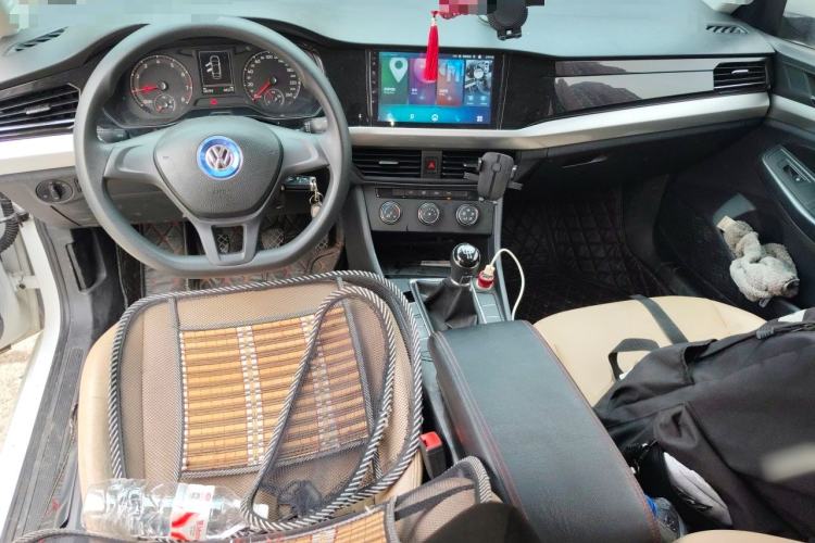 Used Volkswagen Bora 2019 1.5L Manual Fashion Edition Center Console