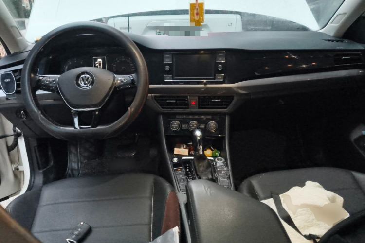 Used Volkswagen Bora 2019 Revised Version 1.5L Automatic Elite Edition China VI Standard Center Console