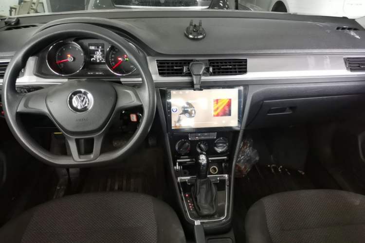 Used Volkswagen Bora 2019 Facelift Bora·Legend 1.5L Automatic Fashion Edition China VI Standard Center Console