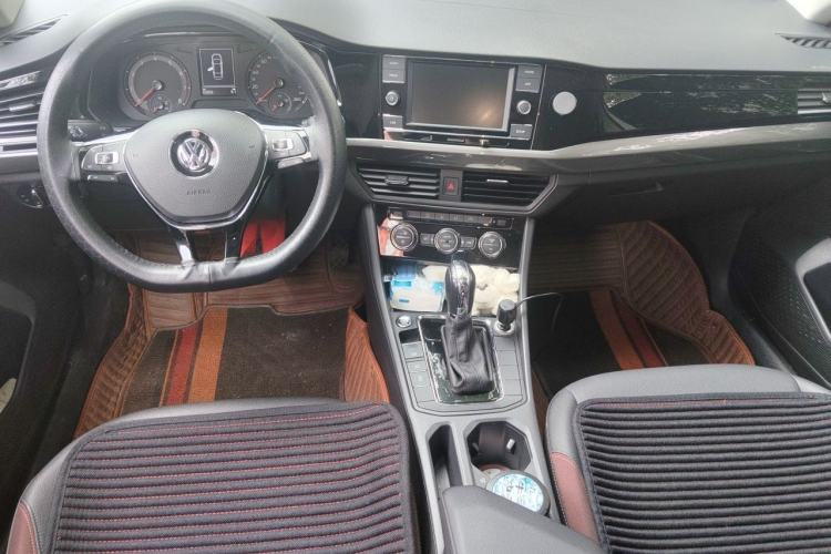 Used Volkswagen Bora 2019 Revised Version 1.5L Automatic Elite Edition China VI Standard Center Console