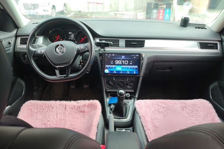 Used Volkswagen Bora 2019 Bora Legend 1.5L Manual Fashion Edition China VI Standard Center Console