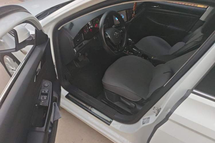 Used Volkswagen Bora 2019 1.5L Automatic Elite Version Driver Seat