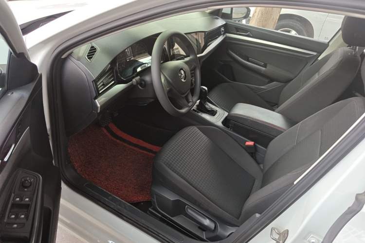 Used Volkswagen Bora 2019 Revised Version 1.5L Automatic Fashionable Style China VI Driver Seat