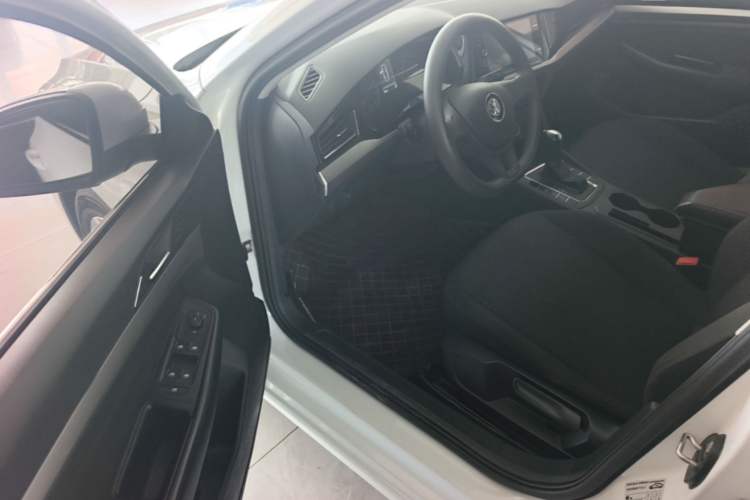 Used Volkswagen Bora 2019 Revised Version 1.5L Automatic Fashionable Style China VI Driver Seat