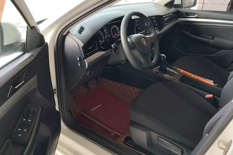 Used Volkswagen Bora 2019 Revised Version 1.5L Automatic Fashionable Style China VI Driver Seat