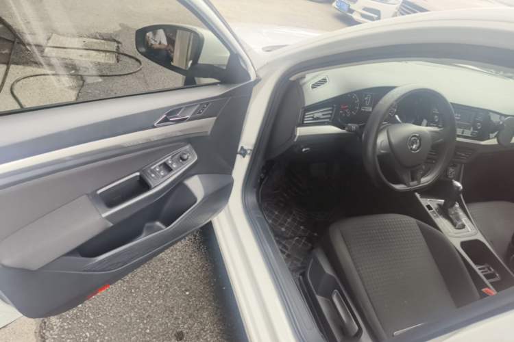 Used Volkswagen Bora 2019 Revised Version 1.5L Automatic Fashionable Style China VI Driver Seat