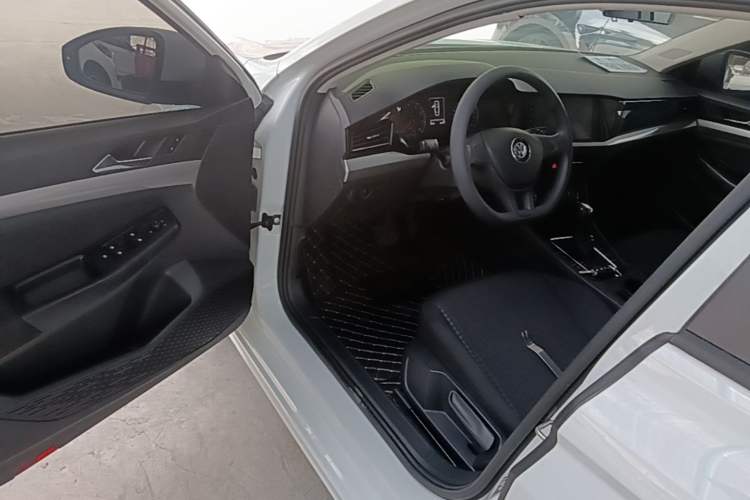 Used Volkswagen Bora 2019 Revised Version 1.5L Automatic Fashionable Style China VI Driver Seat
