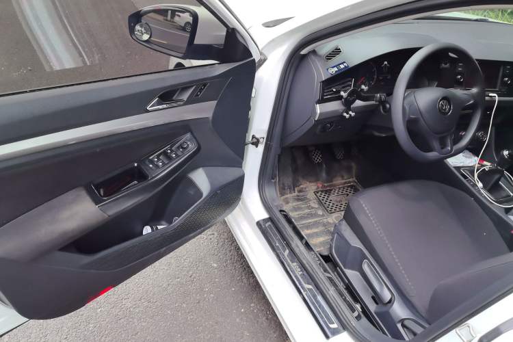 Used Volkswagen Bora 2019 Revised Version 1.5L Manual Fashion Edition China VI Standard Driver Seat
