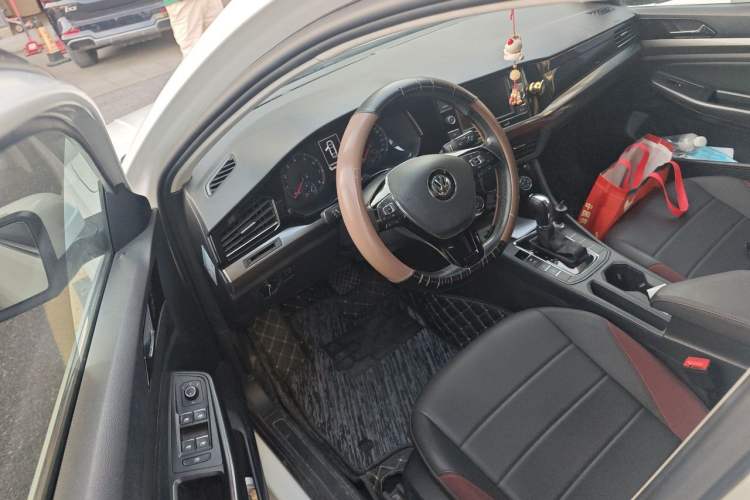 Used Volkswagen Bora 2019 Revised Version 1.5L Automatic Comfort Edition China VI Standard Driver Seat