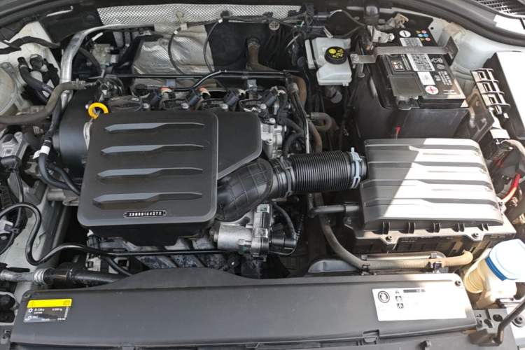 Used Volkswagen Bora 2019 Revised Version 1.5L Automatic Comfort Edition China VI Standard Engine Bay