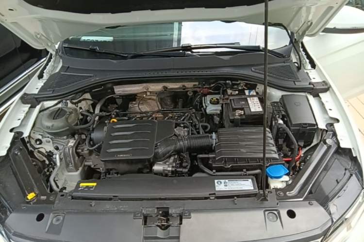 Used Volkswagen Bora 2019 1.5L Automatic Fashion Model Engine Bay