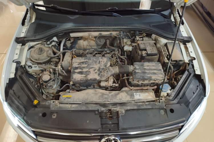 Used Volkswagen Bora 2019 Revised Version 1.5L Automatic Fashionable Style China VI Engine Bay