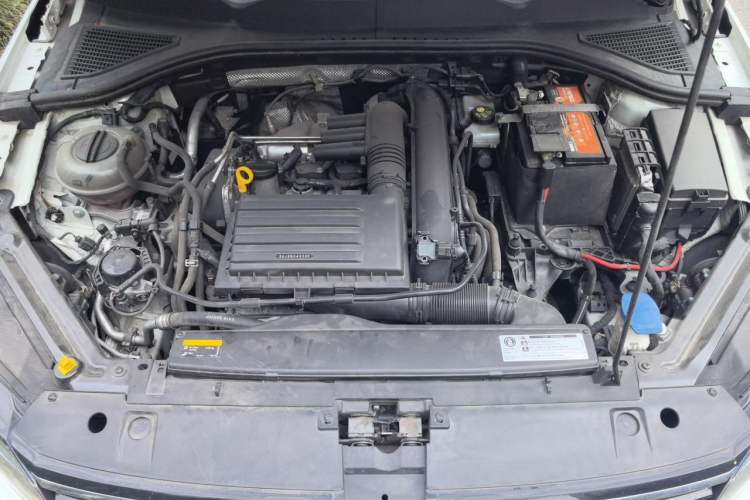 Used Volkswagen Bora 2019 Revised Version 280TSI DSG Elite Edition China VI Standard Engine Bay