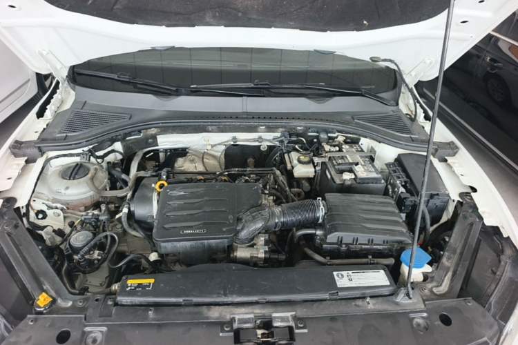 Used Volkswagen Bora 2019 Revised Version 1.5L Automatic Fashionable Style China VI Engine Bay