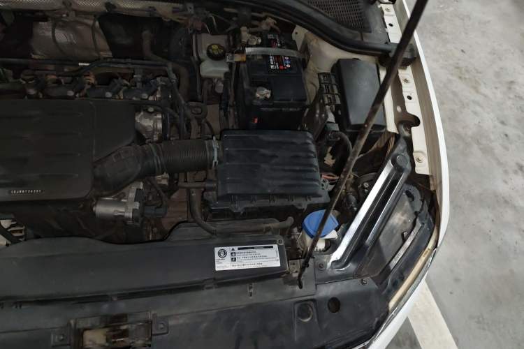 Used Volkswagen Bora 2019 1.5L Automatic Elite Version Engine Bay Left